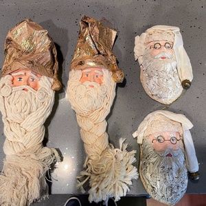 4 Santa Claus ornaments